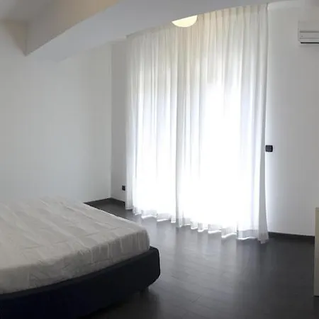 לינה וארוחת בוקר Arete Luxury 4*