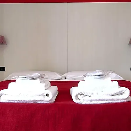 לינה וארוחת בוקר Arete Luxury רג'יו די קאלאבריה